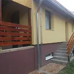 Napraforgó Apartman *