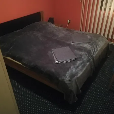 Napraforgó Apartman *