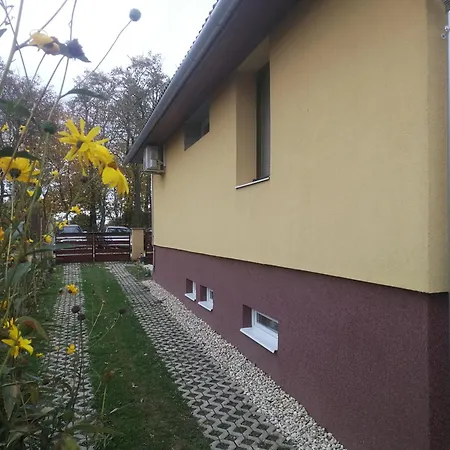 Napraforgó Apartman